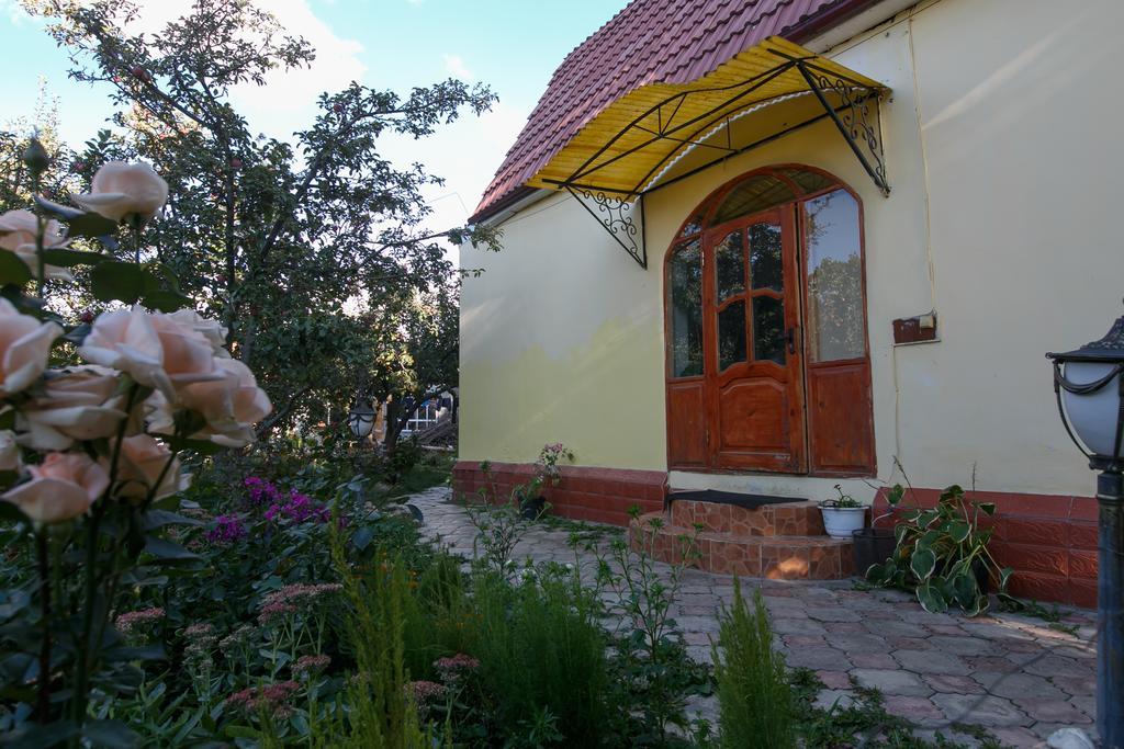 Jamilya'S B&B Guest House 卡拉科尔 外观 照片